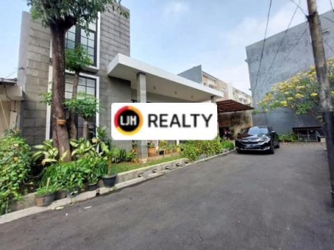 RUMAH BANGUNAN MINIMALIS LOKASI STRATEGIS TEBET 