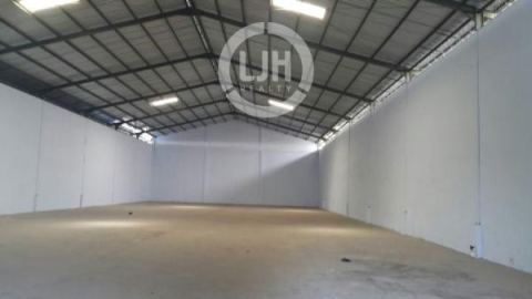 Gudang siap pakai di Kawasan Industri Candi
