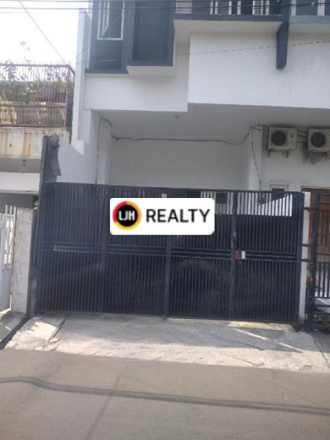 Ruko 3 Lantai Bagus dan Rapi lokasi Tomang, Jakarta Barat