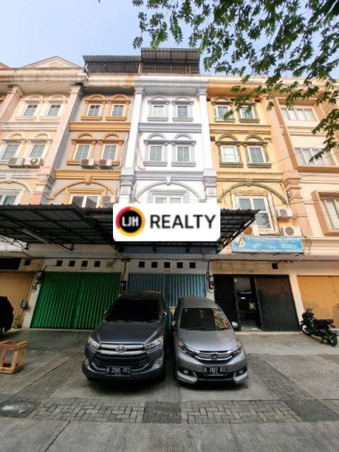 RUKO Siap Pakai, bisa untuk usaha dan tinggal di Hasyim Ashari, Jakarta Pusat