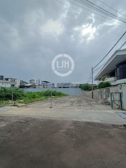 KAVLING Hook Luas 1.600m2, cocok dibangun cluster di Jatipulo, Jakarta Barat